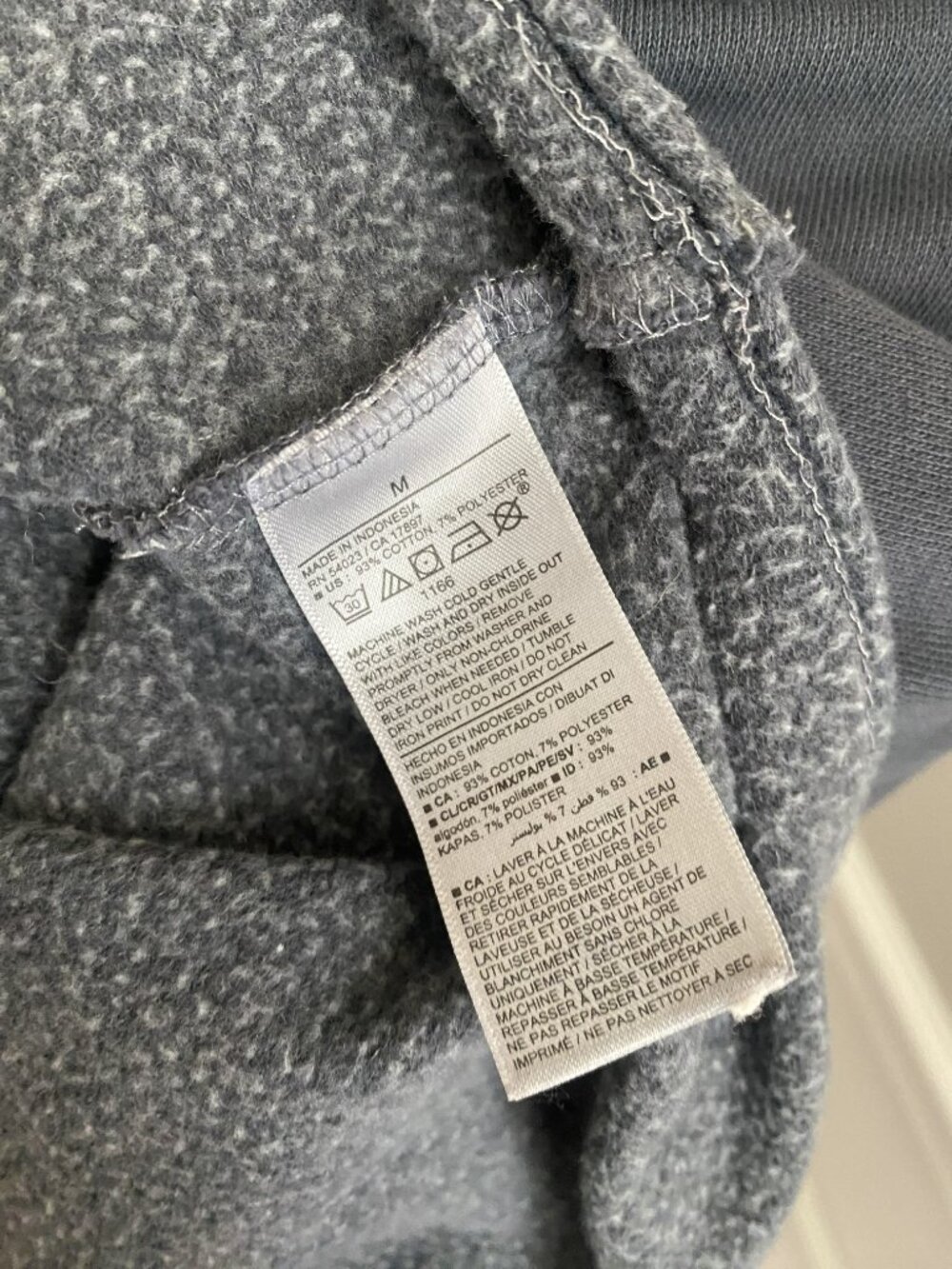 Old Navy Graphic Hoodie size Medium Raw Edges hem/ cuffs - Picture 8 of 9